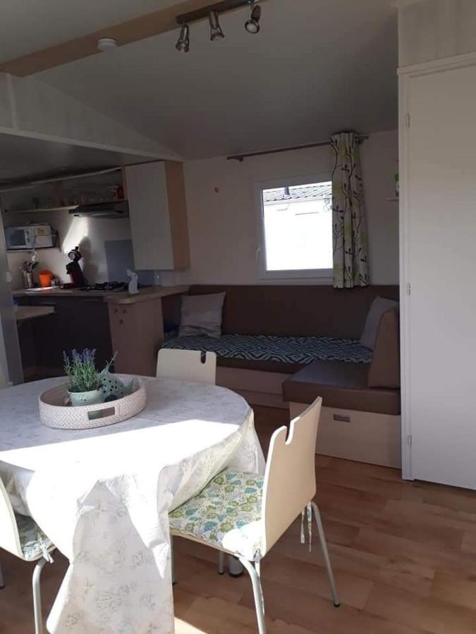 Luxueuze Stacaravan In Bredene Met Eigen Terras En Tuintje Exteriér fotografie