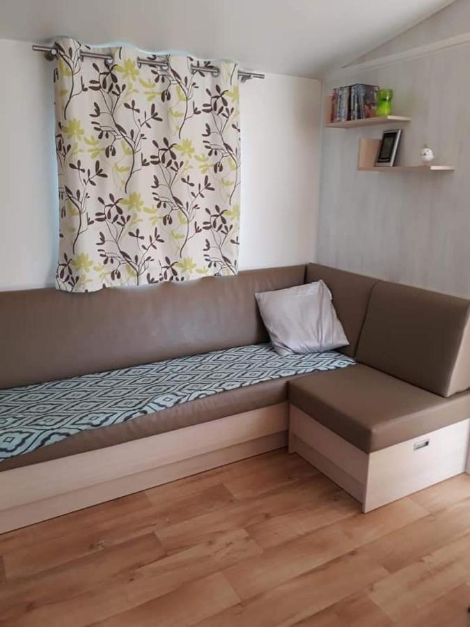 Luxueuze Stacaravan In Bredene Met Eigen Terras En Tuintje Exteriér fotografie