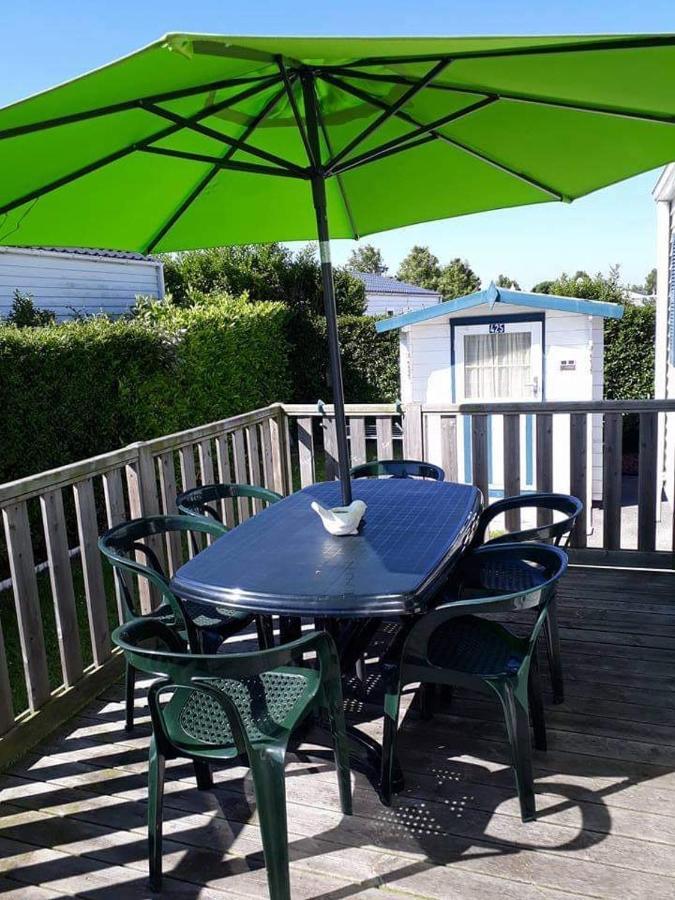 Luxueuze Stacaravan In Bredene Met Eigen Terras En Tuintje Exteriér fotografie