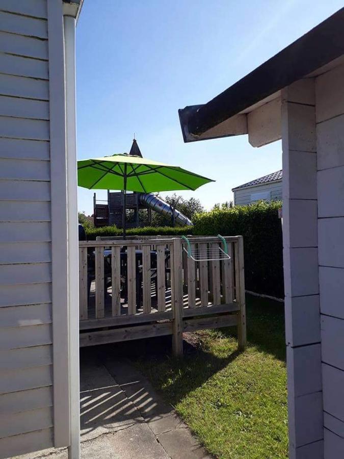 Luxueuze Stacaravan In Bredene Met Eigen Terras En Tuintje Exteriér fotografie